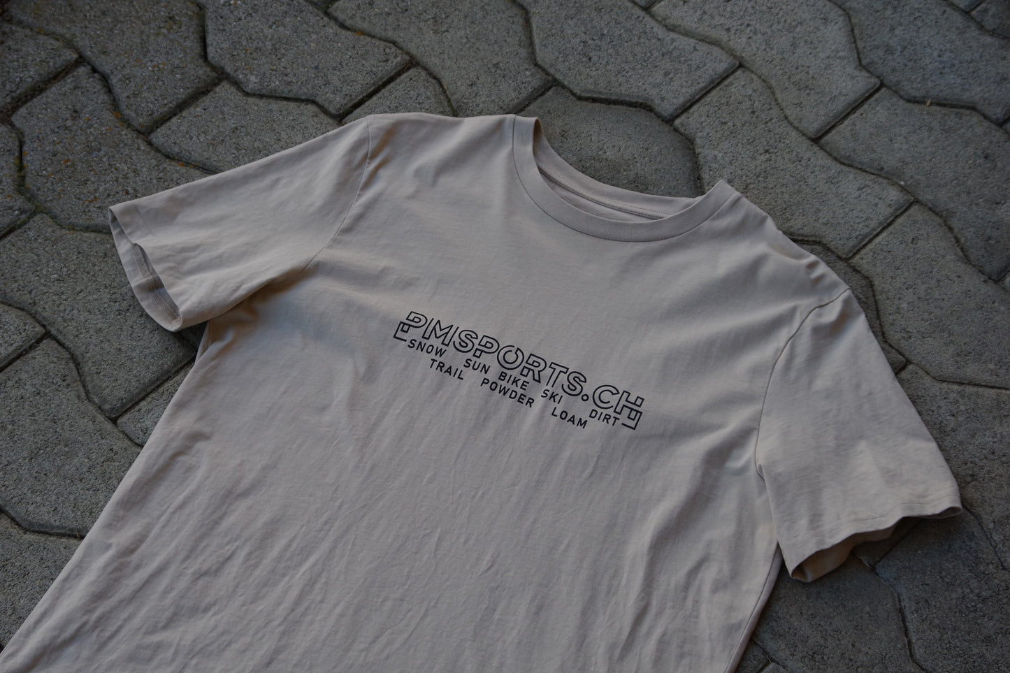 T-SHIRT