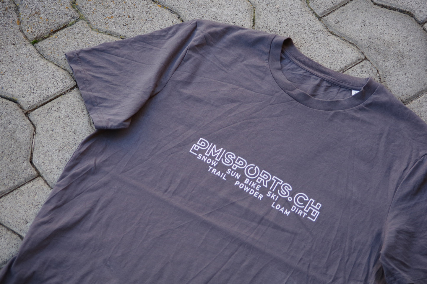 T-SHIRT